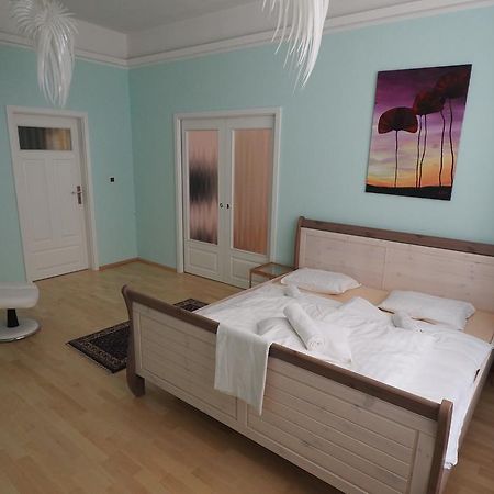 Art Nouveau Apartment Прага Экстерьер фото